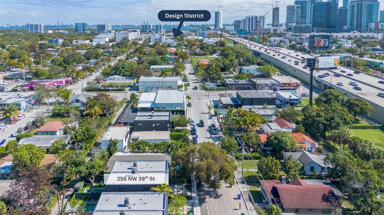 На продажу: $1,350,000 (3 спален, 2 ванн, 1661 Квадратных фут)