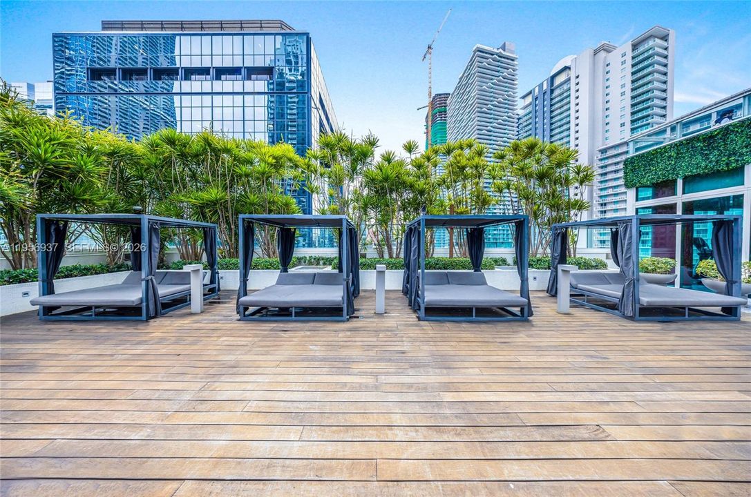 待售: $845,000 (2 贝兹, 2 浴室, 1129 平方英尺)