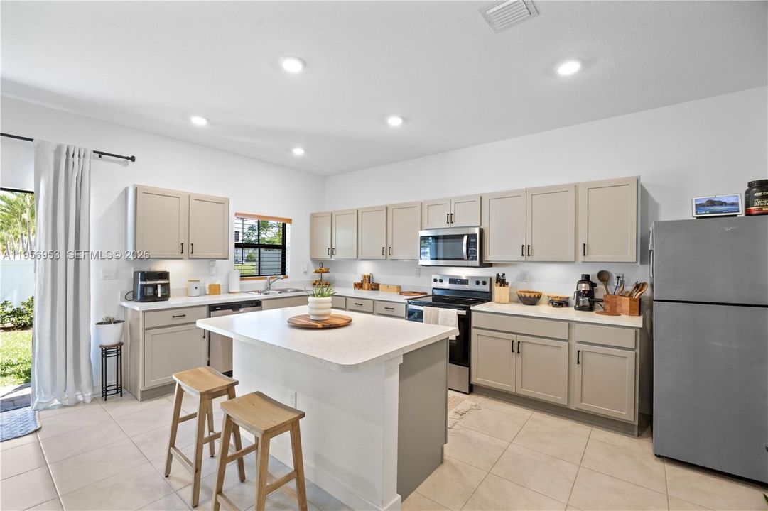 For Sale: $479,000 (3 beds, 2 baths, 1597 Square Feet)