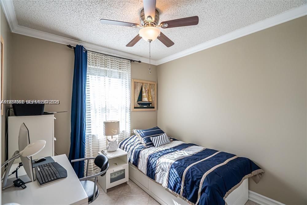 For Rent: $2,400 (3 beds, 2 baths, 1259 Square Feet)