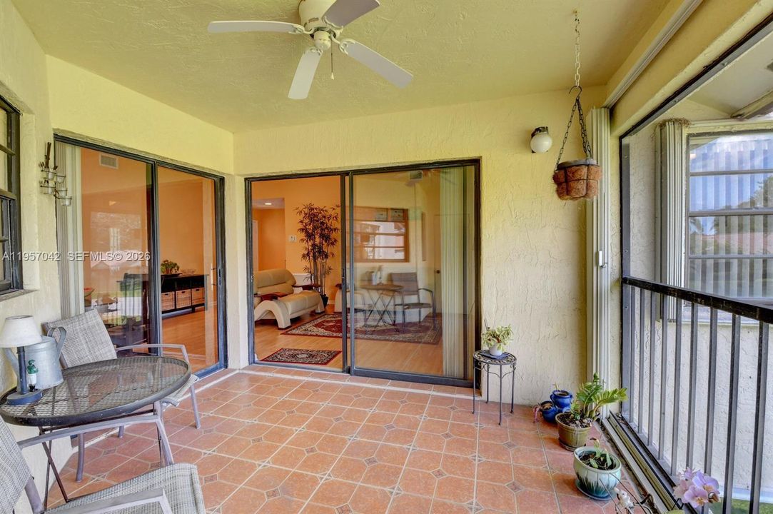 For Sale: $245,000 (2 beds, 2 baths, 1335 Square Feet)