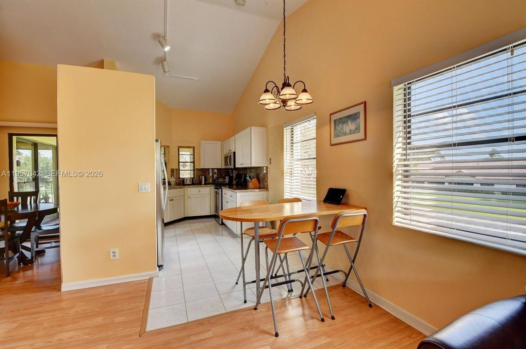 For Sale: $245,000 (2 beds, 2 baths, 1335 Square Feet)