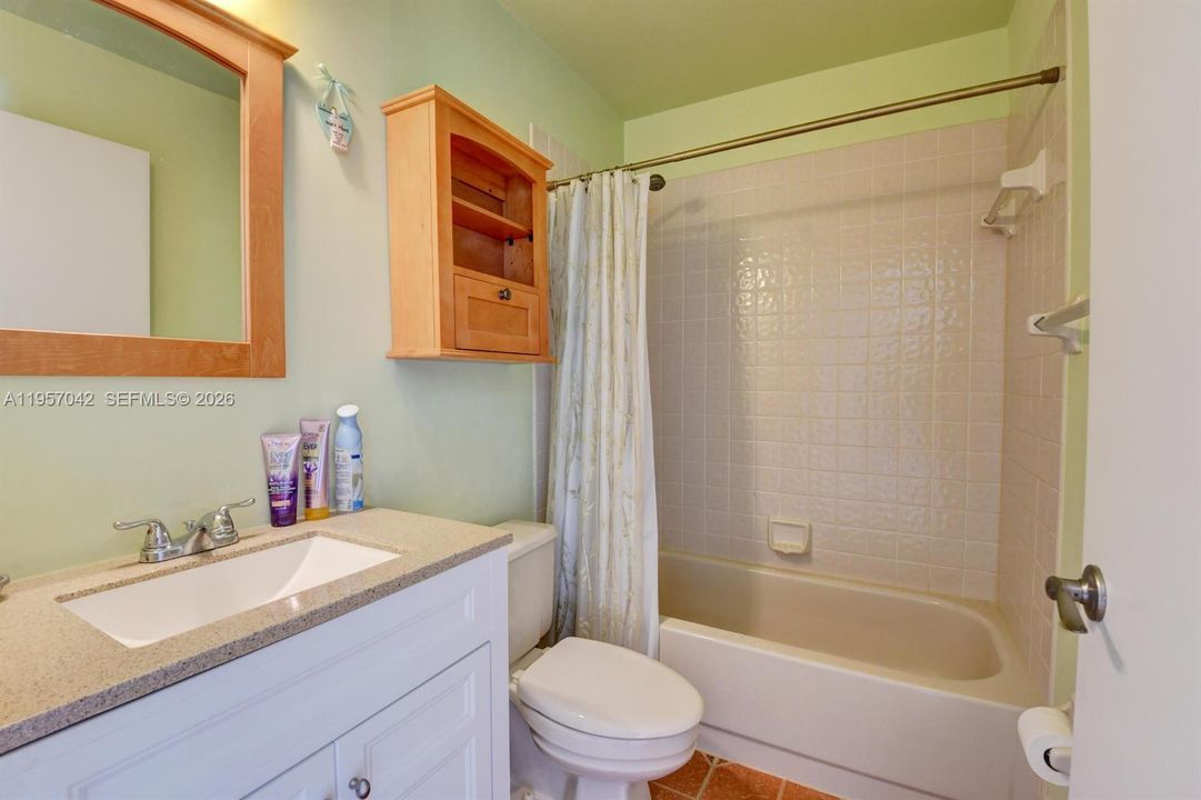 For Sale: $245,000 (2 beds, 2 baths, 1335 Square Feet)