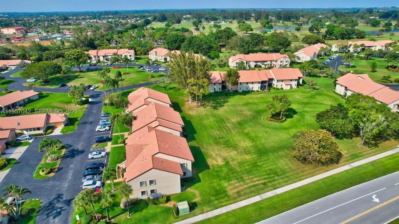 For Sale: $245,000 (2 beds, 2 baths, 1335 Square Feet)