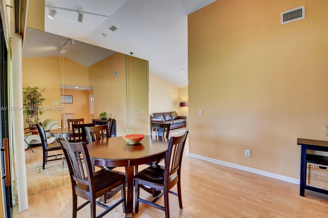 For Sale: $245,000 (2 beds, 2 baths, 1335 Square Feet)