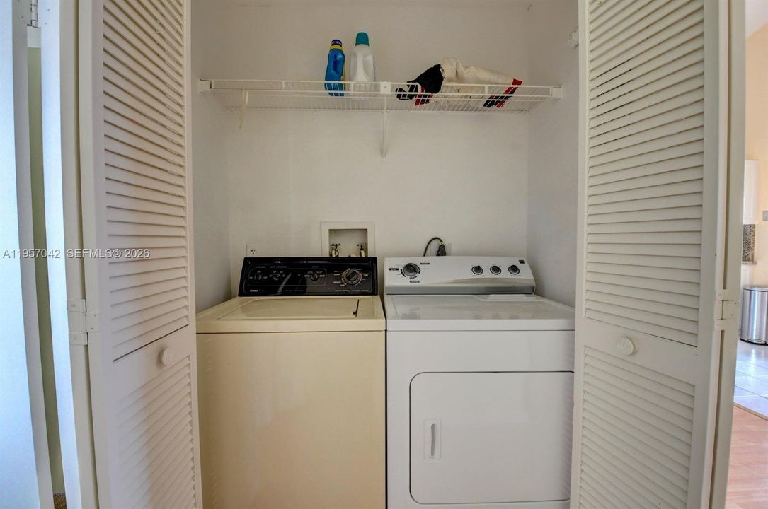 For Sale: $245,000 (2 beds, 2 baths, 1335 Square Feet)