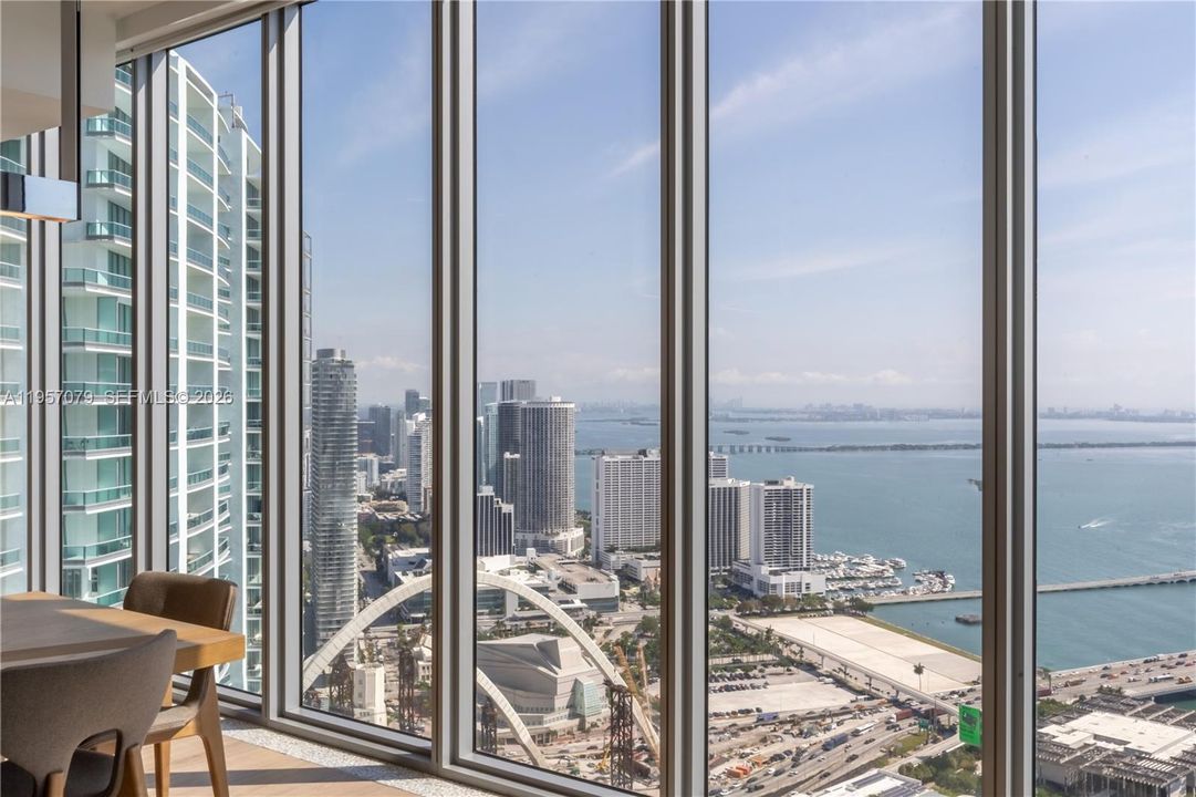 For Sale: $1,470,000 (2 beds, 2 baths, 1333 Square Feet)