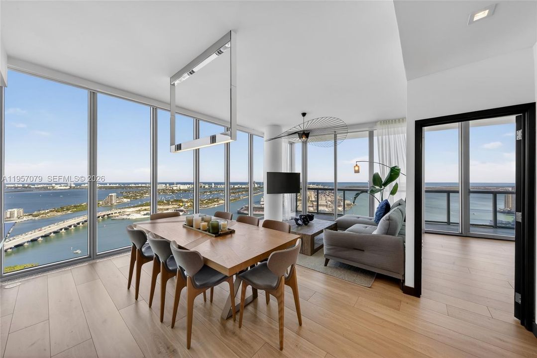 For Sale: $1,470,000 (2 beds, 2 baths, 1333 Square Feet)