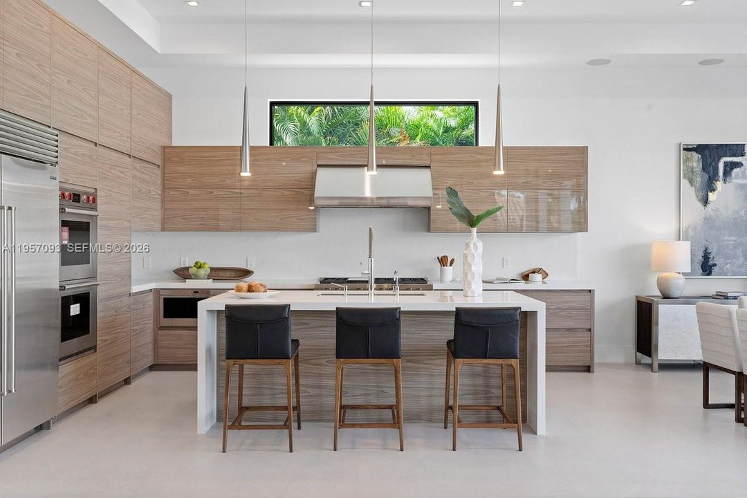 For Sale: $7,750,000 (6 beds, 5 baths, 4910 Square Feet)
