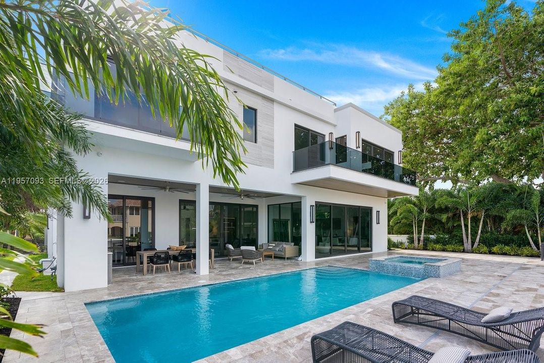 For Sale: $7,750,000 (6 beds, 5 baths, 4910 Square Feet)
