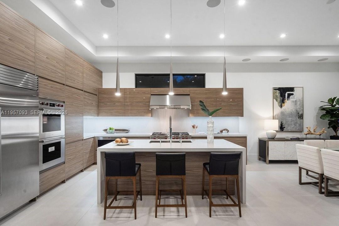 For Sale: $7,750,000 (6 beds, 5 baths, 4910 Square Feet)