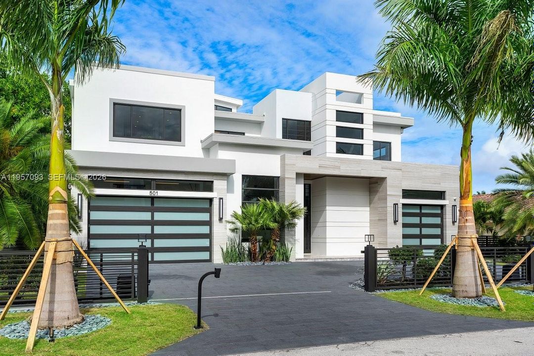 For Sale: $7,750,000 (6 beds, 5 baths, 4910 Square Feet)