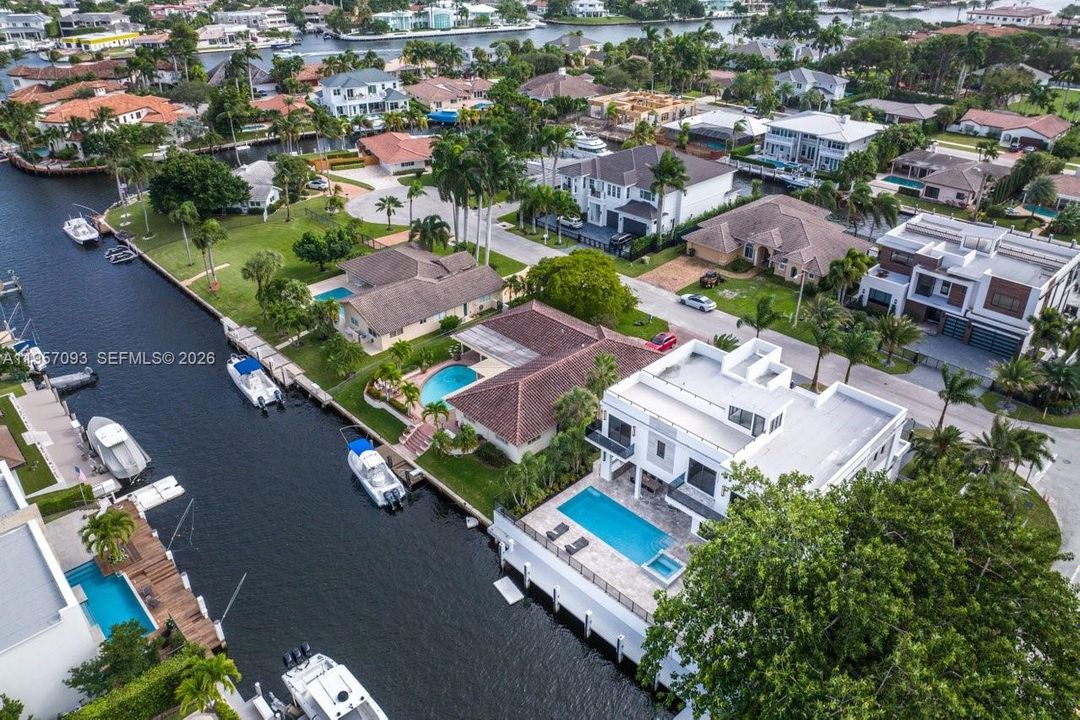 For Sale: $7,750,000 (6 beds, 5 baths, 4910 Square Feet)