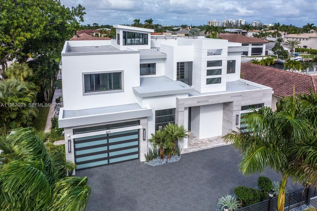 For Sale: $7,750,000 (6 beds, 5 baths, 4910 Square Feet)