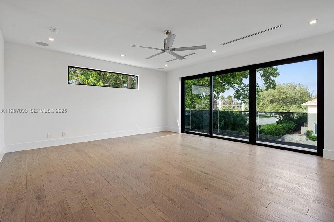 For Sale: $7,750,000 (6 beds, 5 baths, 4910 Square Feet)
