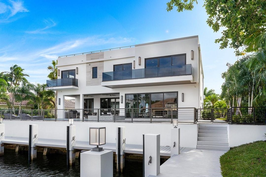 For Sale: $7,750,000 (6 beds, 5 baths, 4910 Square Feet)