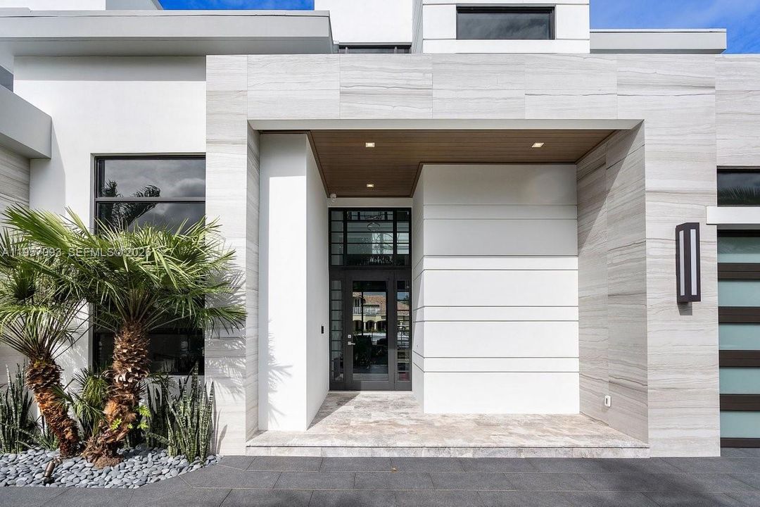 For Sale: $7,750,000 (6 beds, 5 baths, 4910 Square Feet)
