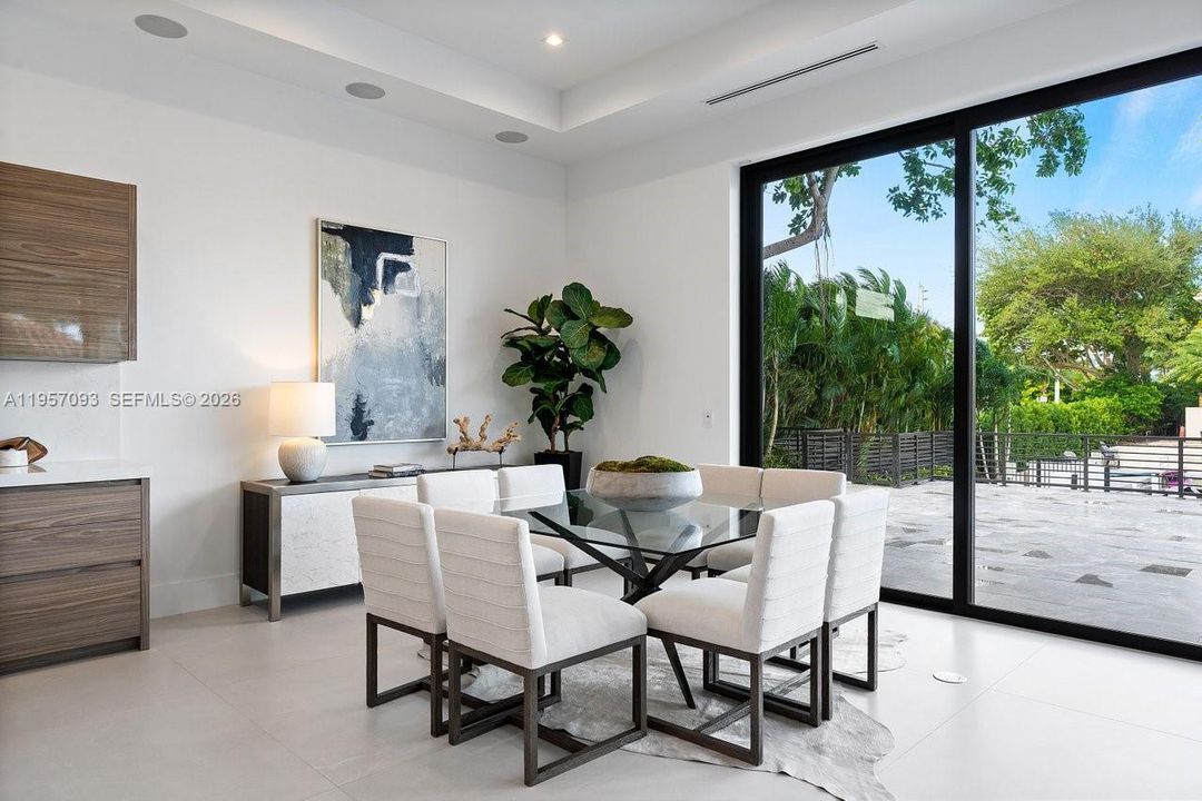 For Sale: $7,750,000 (6 beds, 5 baths, 4910 Square Feet)