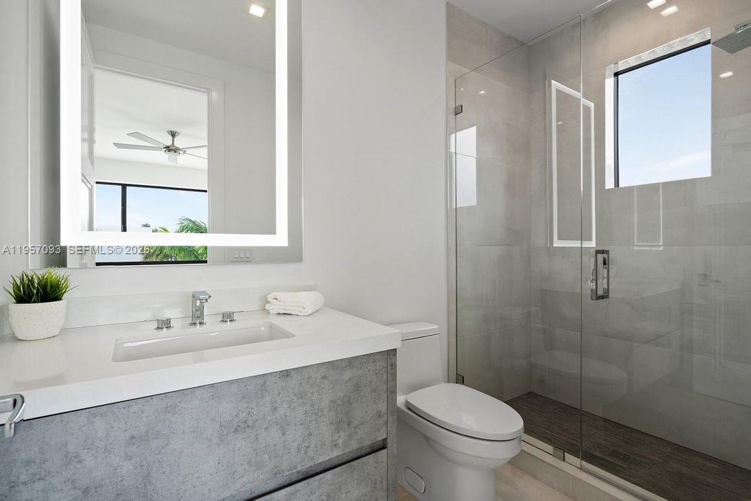 For Sale: $7,750,000 (6 beds, 5 baths, 4910 Square Feet)