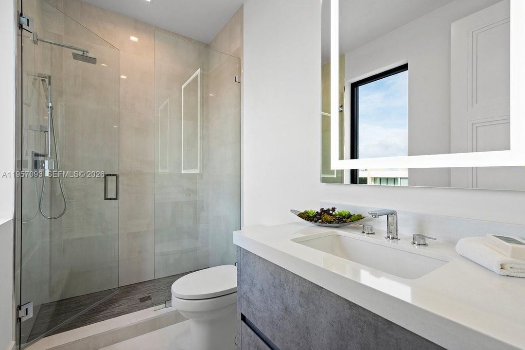 For Sale: $7,750,000 (6 beds, 5 baths, 4910 Square Feet)