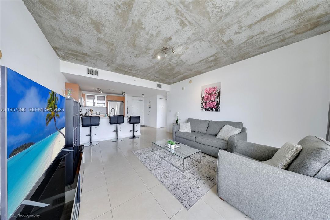 For Sale: $439,000 (1 beds, 1 baths, 740 Square Feet)
