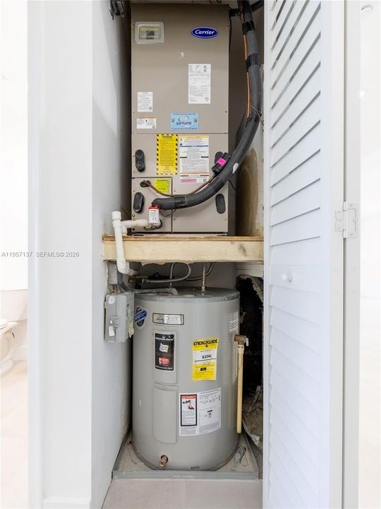 Activo con contrato: $379,000 (2 camas, 2 baños, 1459 Pies cuadrados)