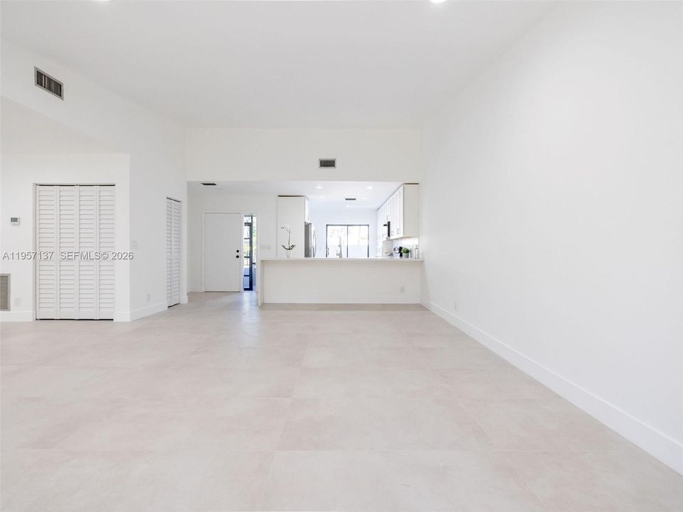 Activo con contrato: $379,000 (2 camas, 2 baños, 1459 Pies cuadrados)