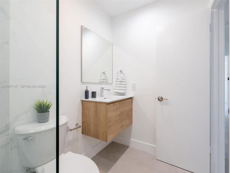 Activo con contrato: $379,000 (2 camas, 2 baños, 1459 Pies cuadrados)