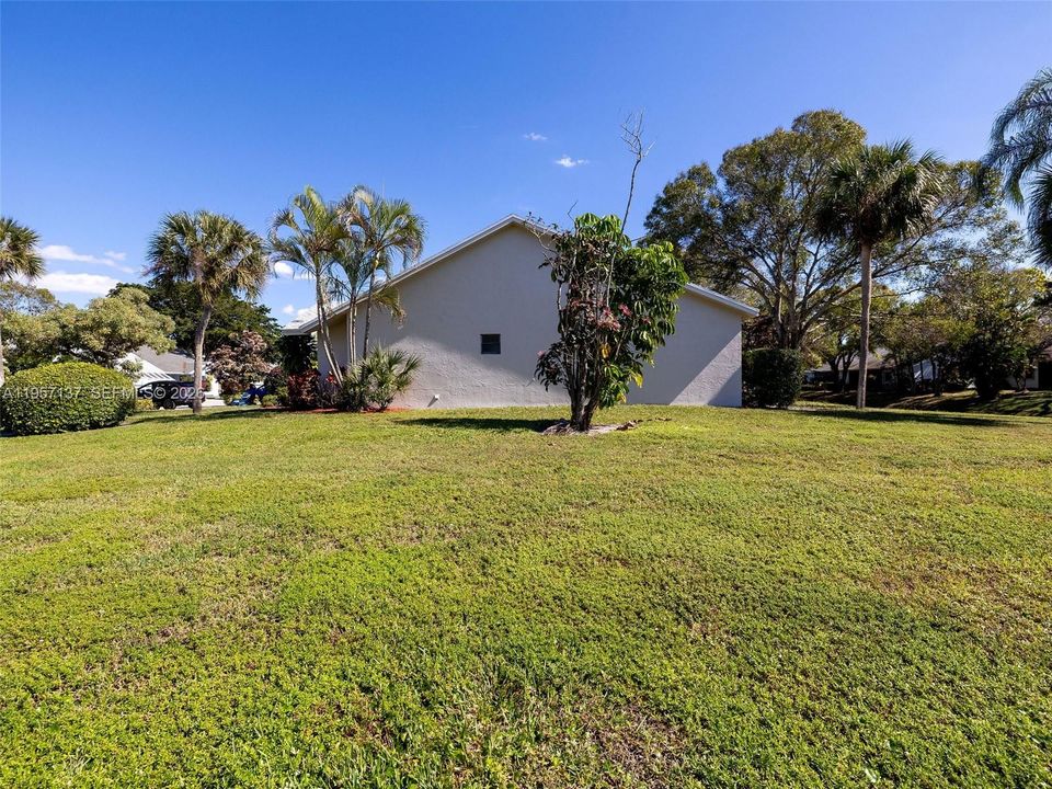 Activo con contrato: $379,000 (2 camas, 2 baños, 1459 Pies cuadrados)