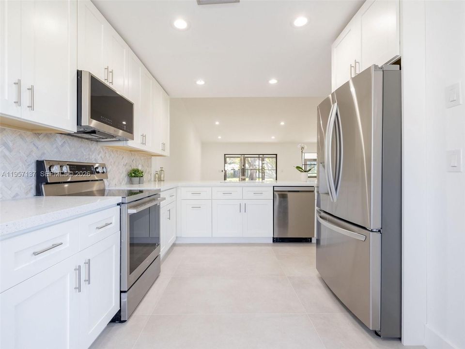 Activo con contrato: $379,000 (2 camas, 2 baños, 1459 Pies cuadrados)