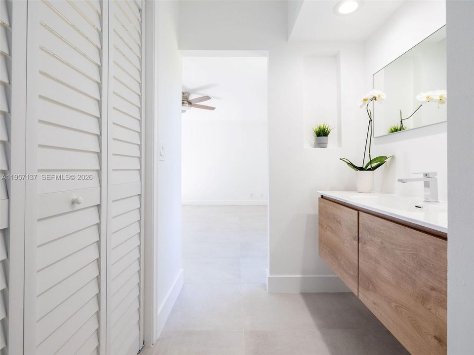 Activo con contrato: $379,000 (2 camas, 2 baños, 1459 Pies cuadrados)