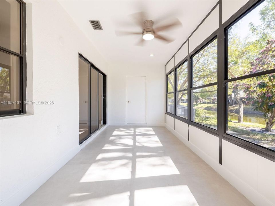 Activo con contrato: $379,000 (2 camas, 2 baños, 1459 Pies cuadrados)