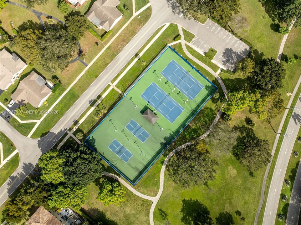 Activo con contrato: $379,000 (2 camas, 2 baños, 1459 Pies cuadrados)