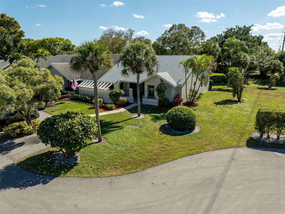 Activo con contrato: $379,000 (2 camas, 2 baños, 1459 Pies cuadrados)