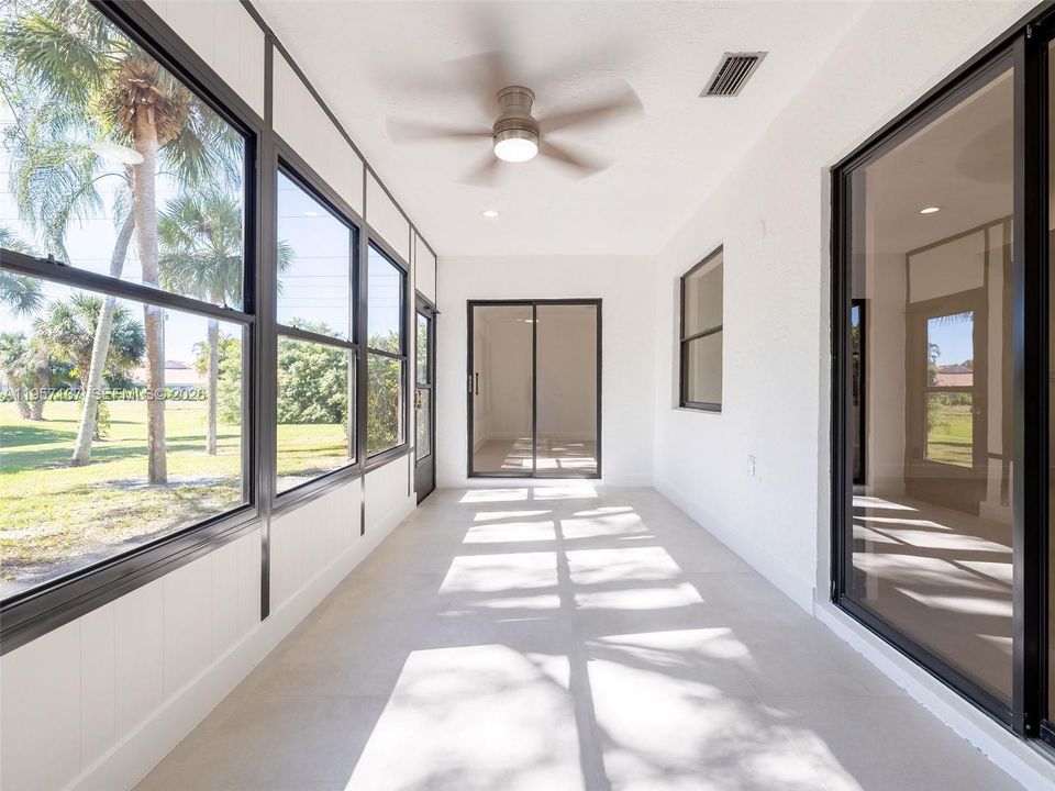 Expansive Florida Room