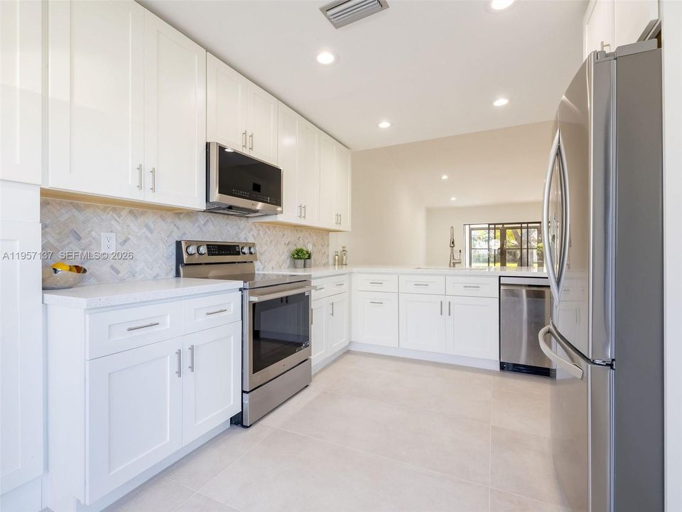 Activo con contrato: $379,000 (2 camas, 2 baños, 1459 Pies cuadrados)