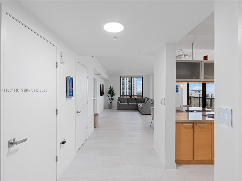 For Sale: $1,190,000 (2 beds, 2 baths, 1342 Square Feet)