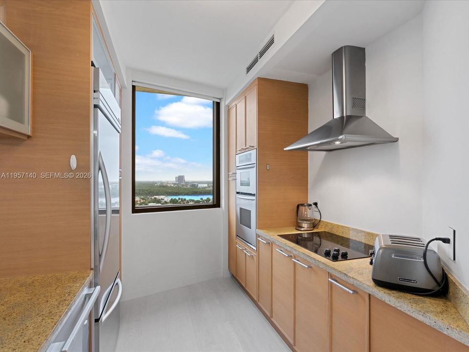 For Sale: $1,190,000 (2 beds, 2 baths, 1342 Square Feet)