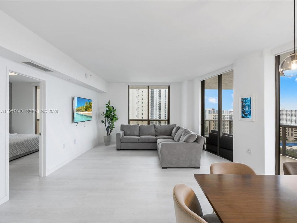 For Sale: $1,190,000 (2 beds, 2 baths, 1342 Square Feet)