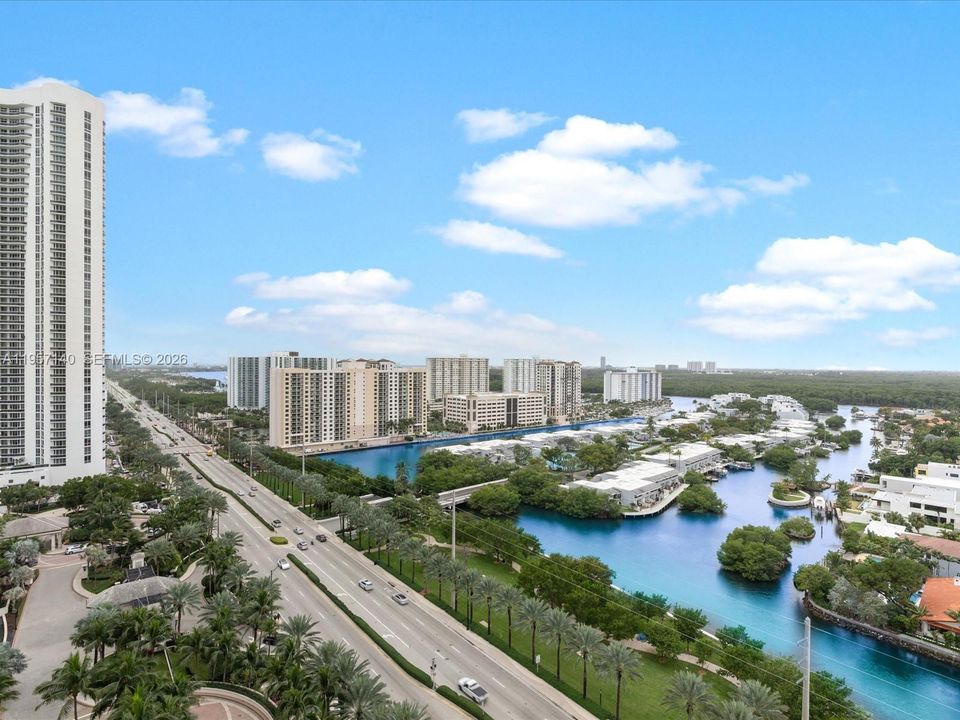 For Sale: $1,190,000 (2 beds, 2 baths, 1342 Square Feet)