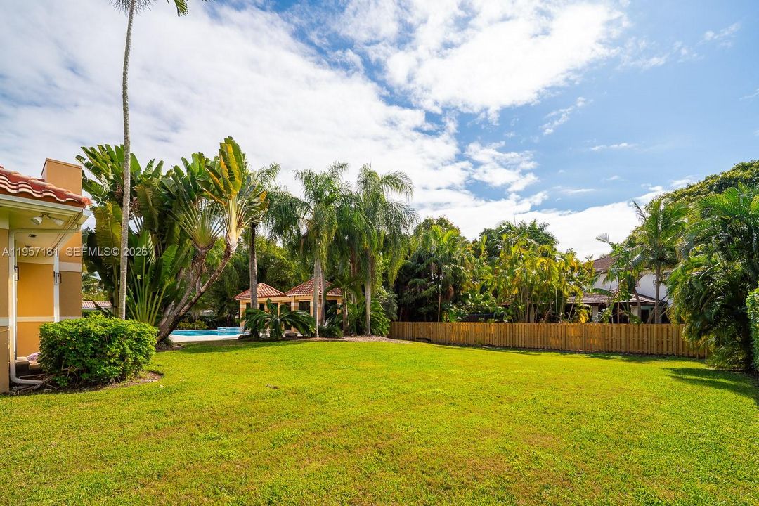 Activo con contrato: $3,950,000 (6 camas, 5 baños, 4695 Pies cuadrados)