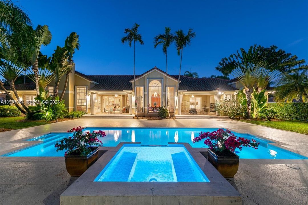 Activo con contrato: $3,950,000 (6 camas, 5 baños, 4695 Pies cuadrados)