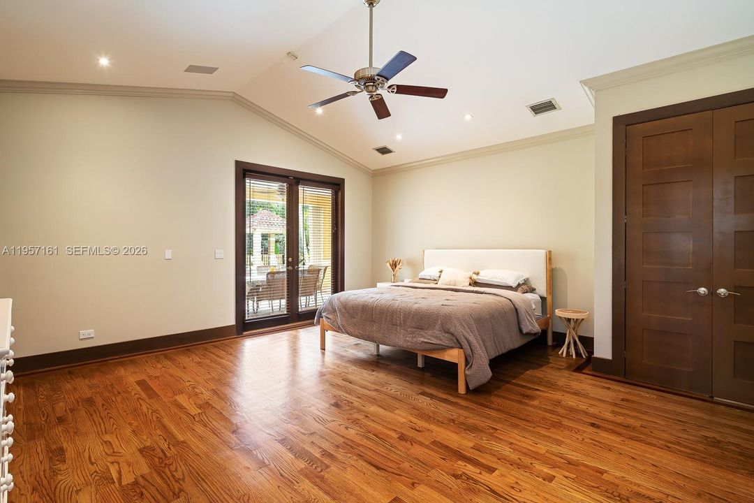 Activo con contrato: $3,950,000 (6 camas, 5 baños, 4695 Pies cuadrados)