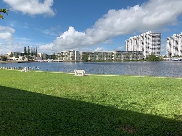 For Sale: $145,000 (1 beds, 1 baths, 763 Square Feet)