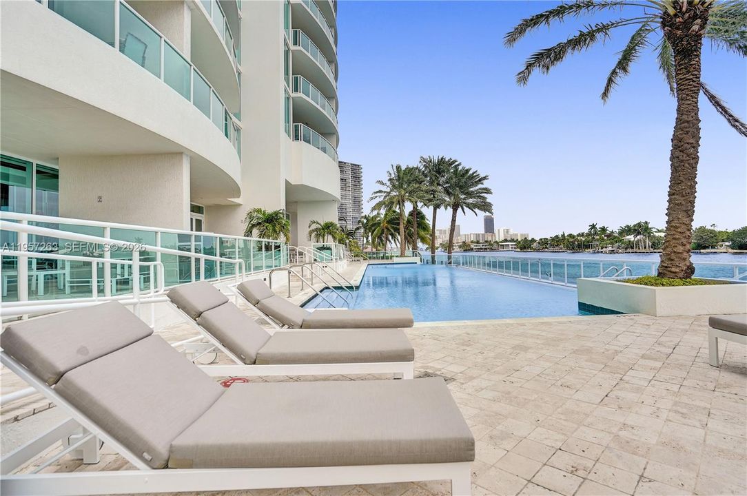 Vendido Recientemente: $1,635,000 (3 camas, 3 baños, 3264 Pies cuadrados)