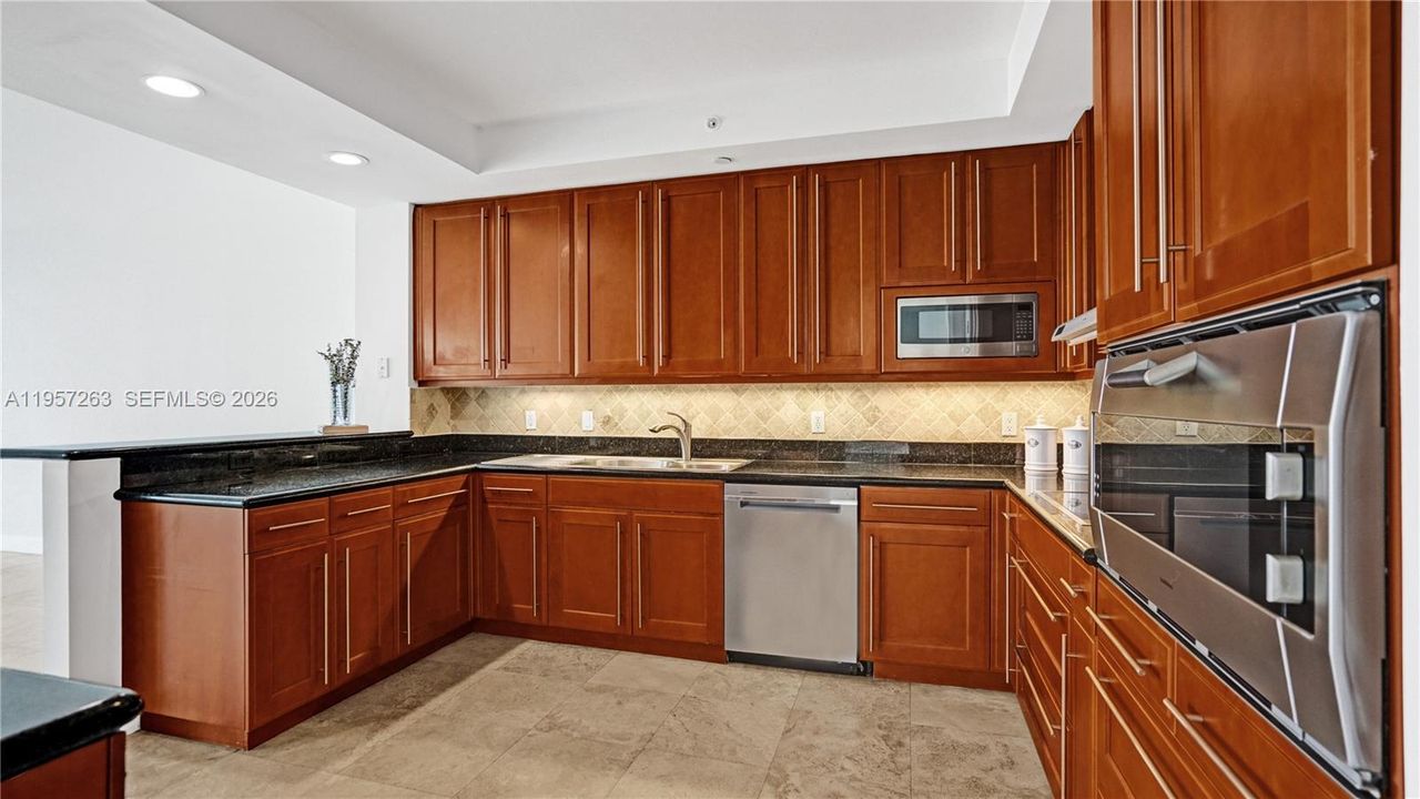 Vendido Recientemente: $1,635,000 (3 camas, 3 baños, 3264 Pies cuadrados)