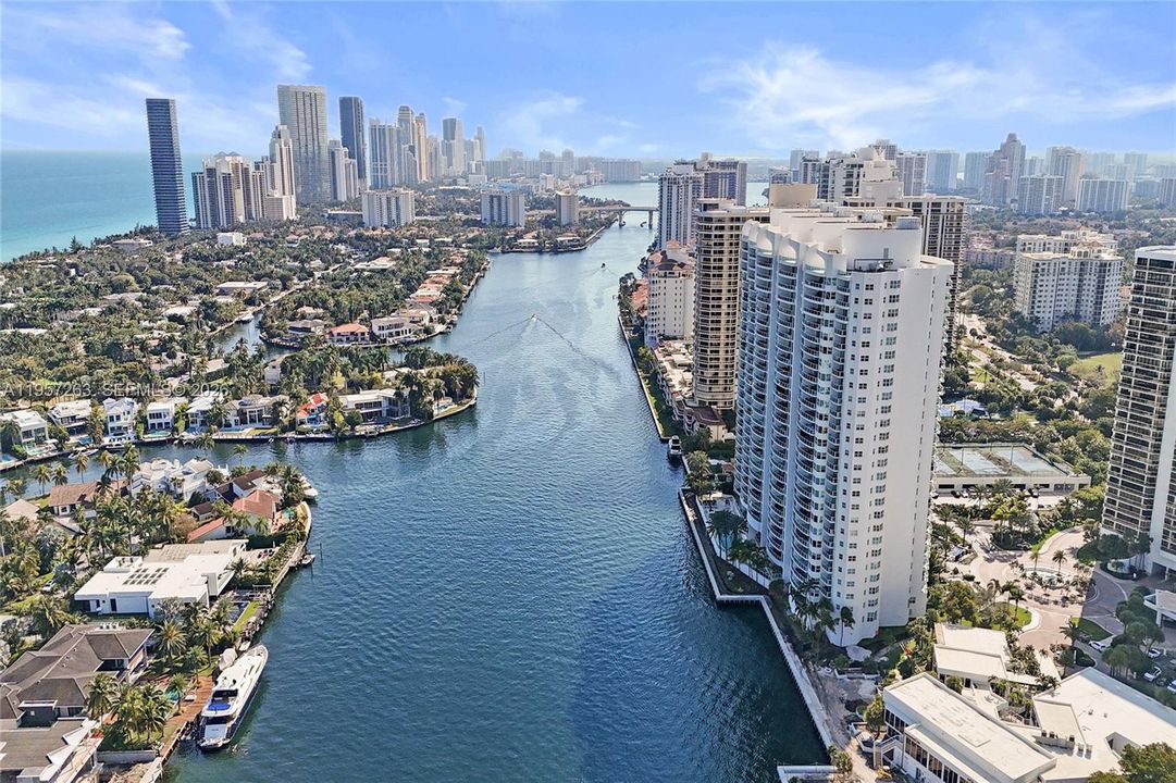 Vendido Recientemente: $1,635,000 (3 camas, 3 baños, 3264 Pies cuadrados)