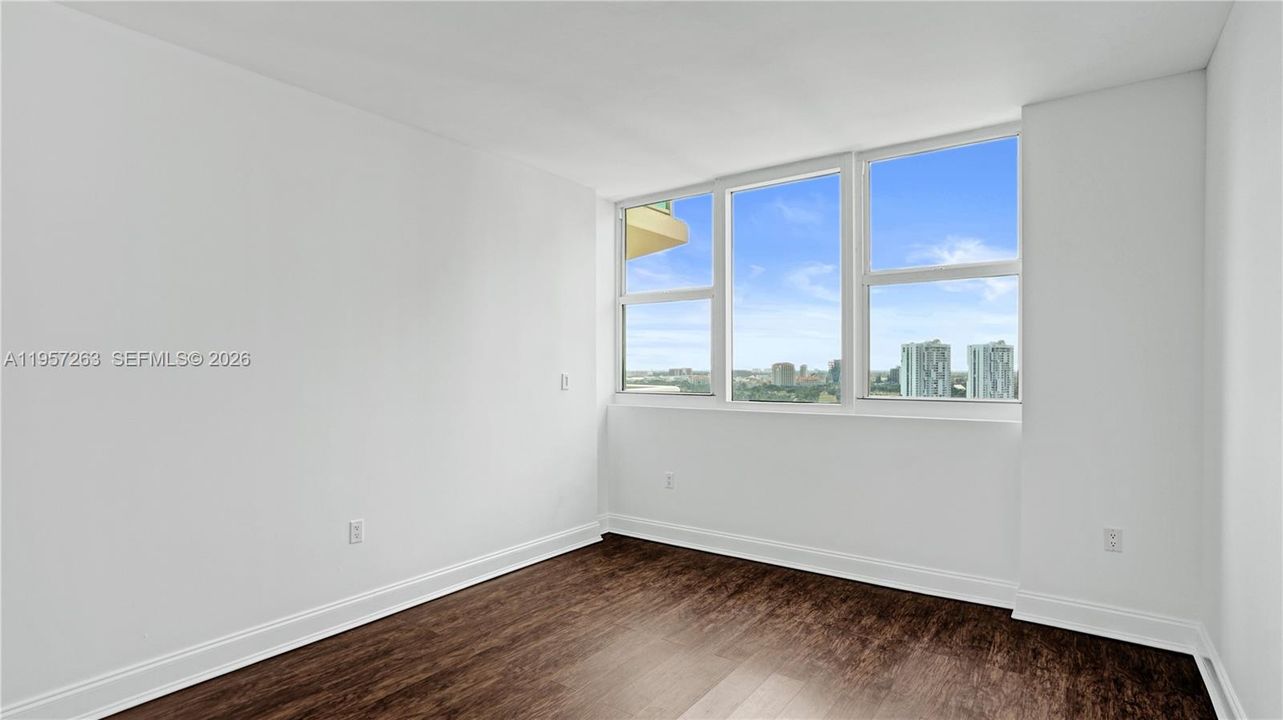 Second bedroom.