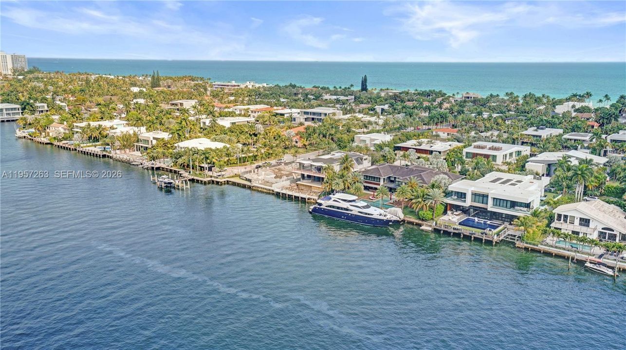 Vendido Recientemente: $1,635,000 (3 camas, 3 baños, 3264 Pies cuadrados)