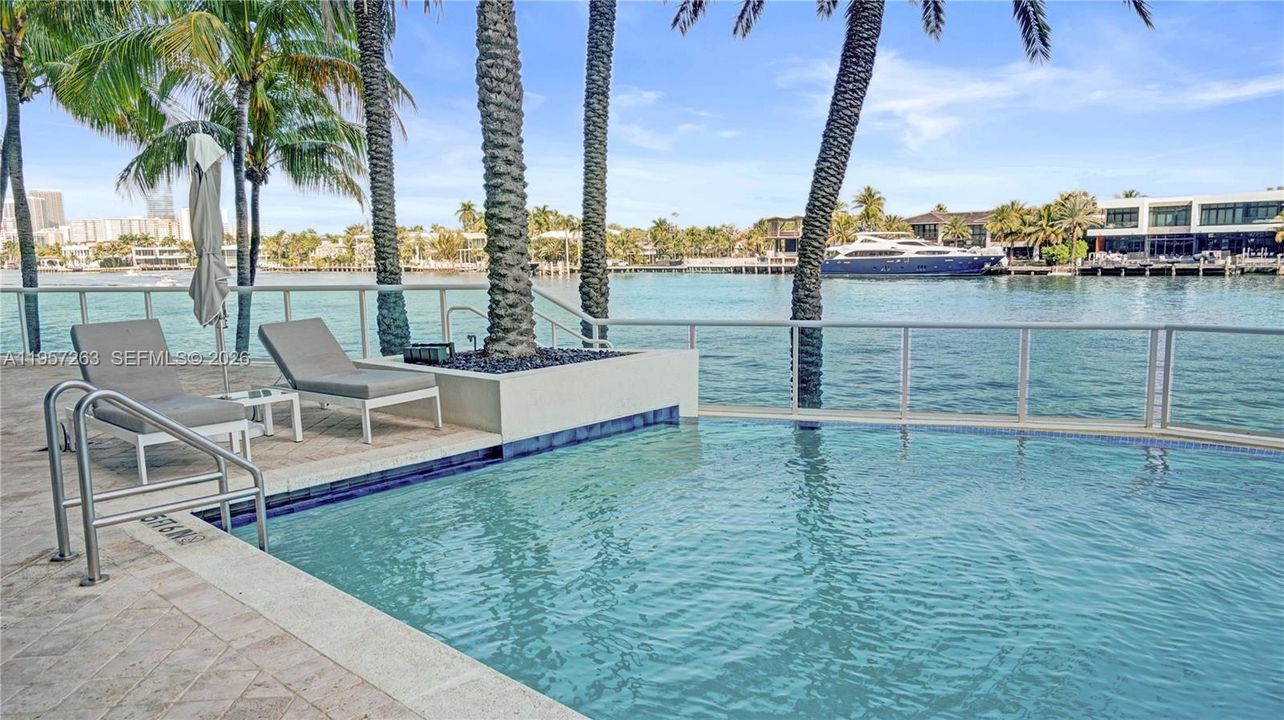 Vendido Recientemente: $1,635,000 (3 camas, 3 baños, 3264 Pies cuadrados)